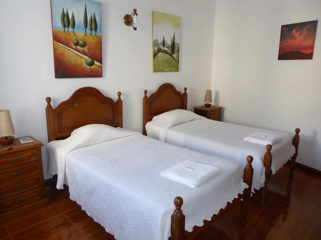Casa De Hospedes Isaias Angra do Heroísmo Екстериор снимка