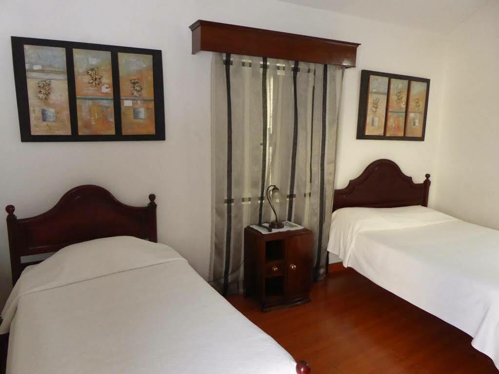 Casa De Hospedes Isaias Angra do Heroísmo Екстериор снимка